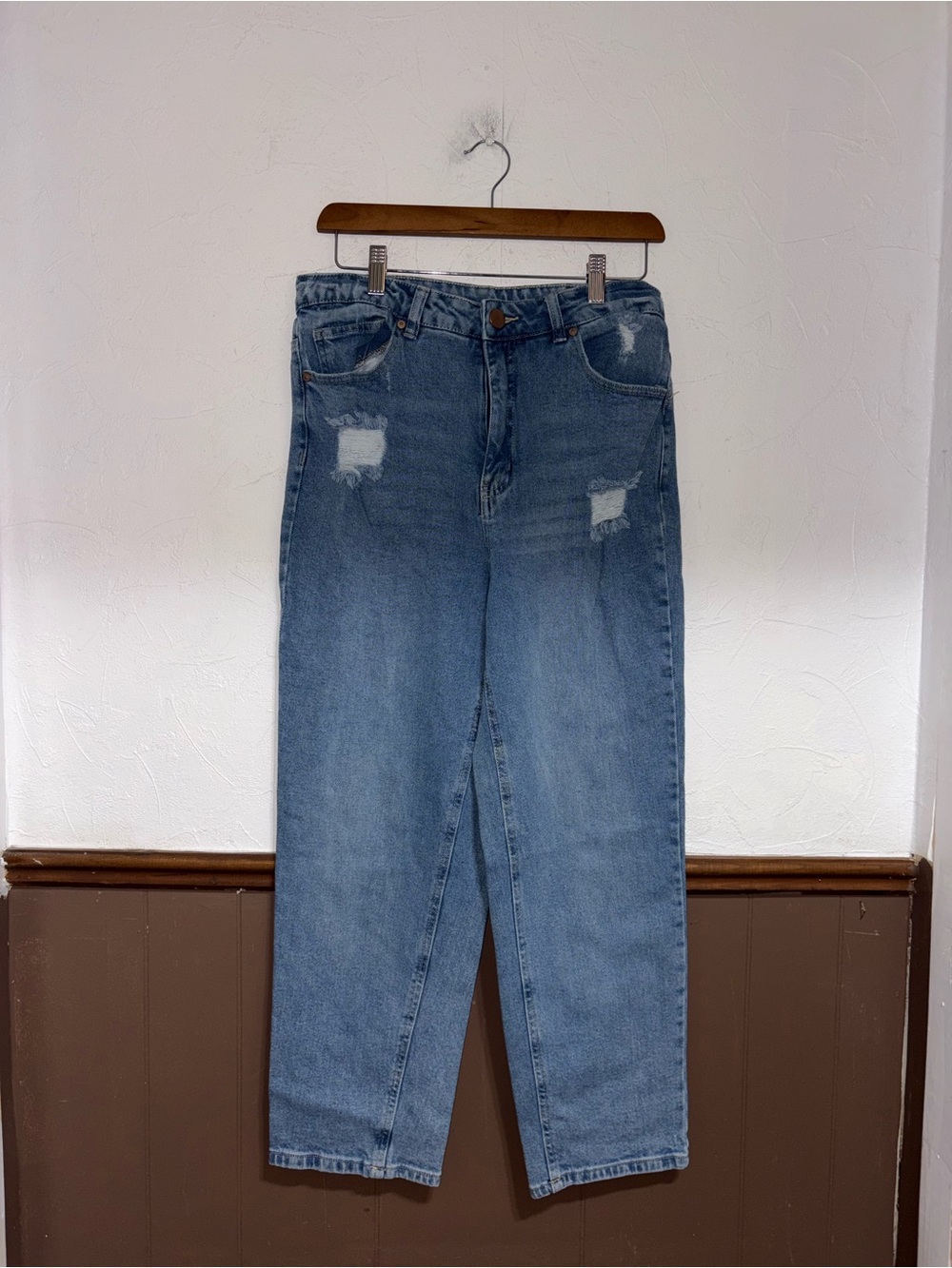 No Boundaries | Distressed Jeans